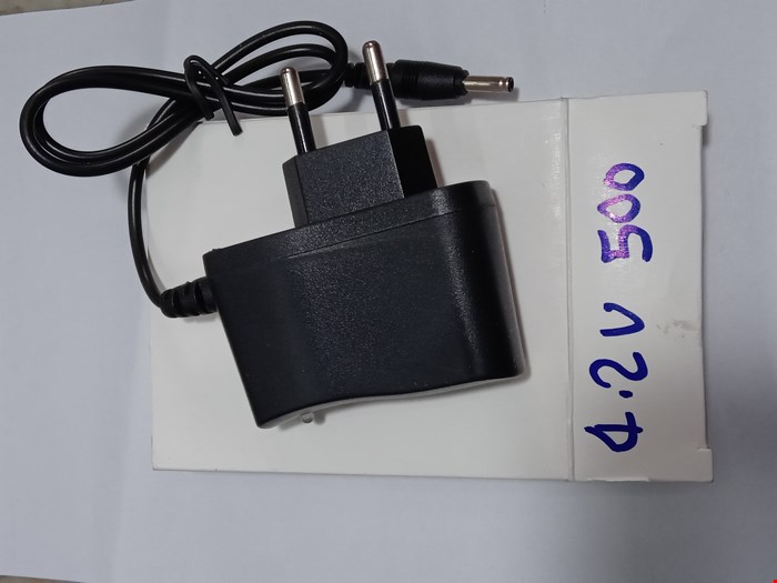 آدابتور4V/2_500دیواری مشکی